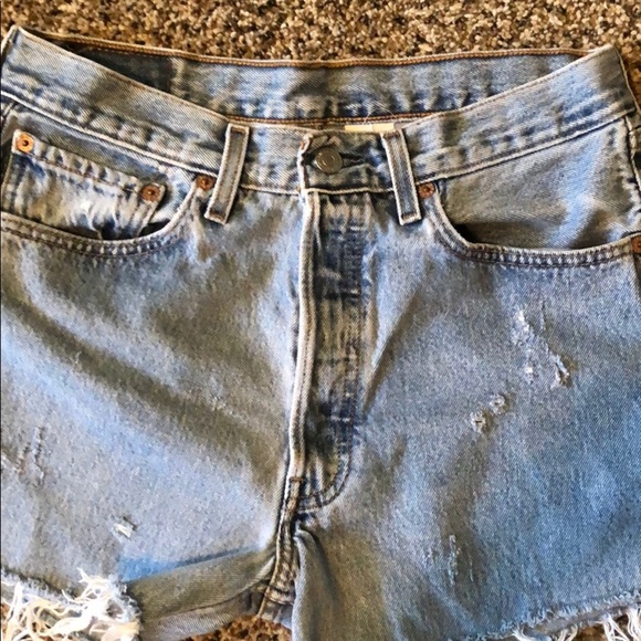 Levi Shorts - Picture 2 of 6